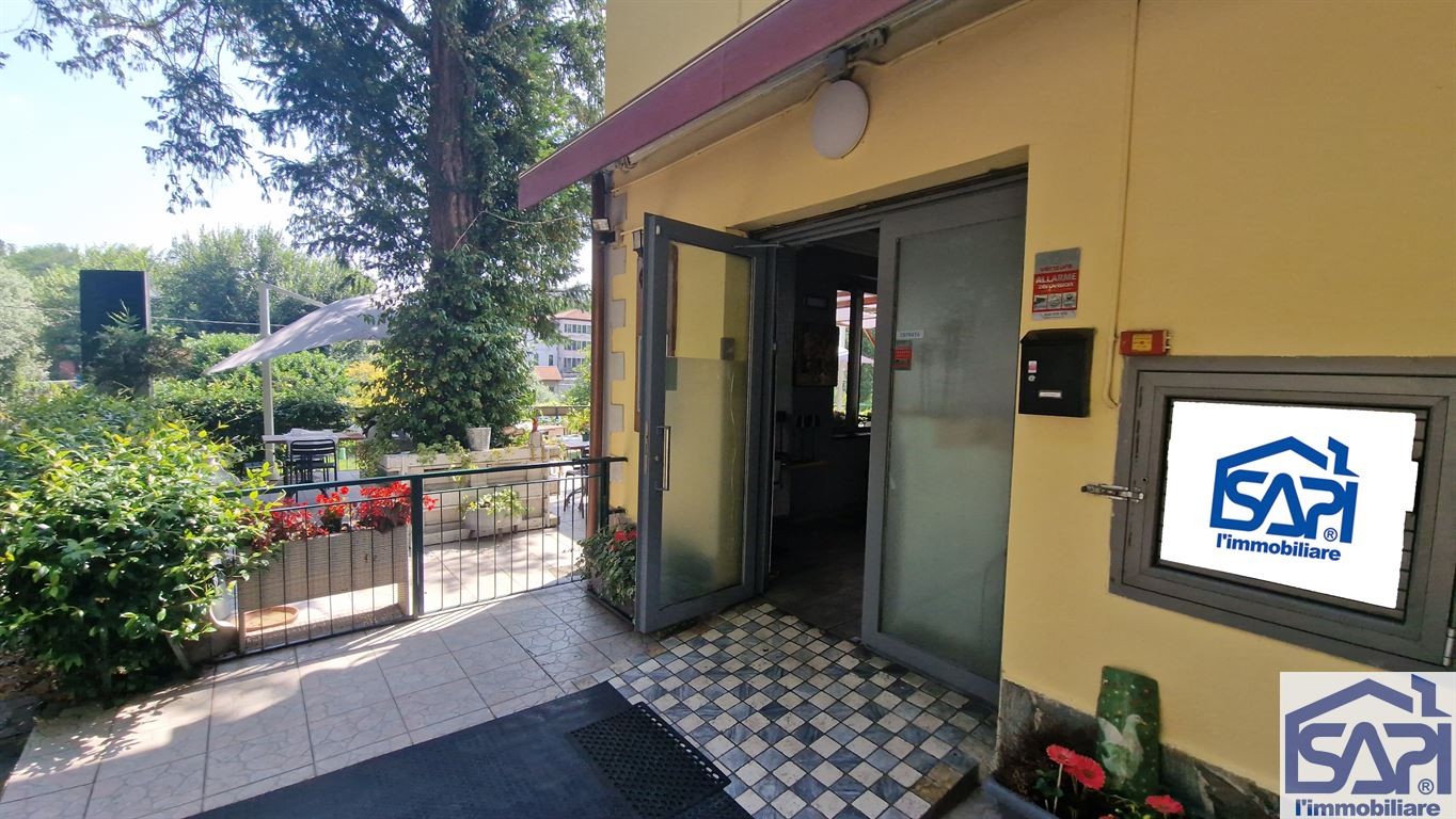 MURA DI LOCALE COMMERCIALE A REDDITO CON AMPIO TERRAZZO