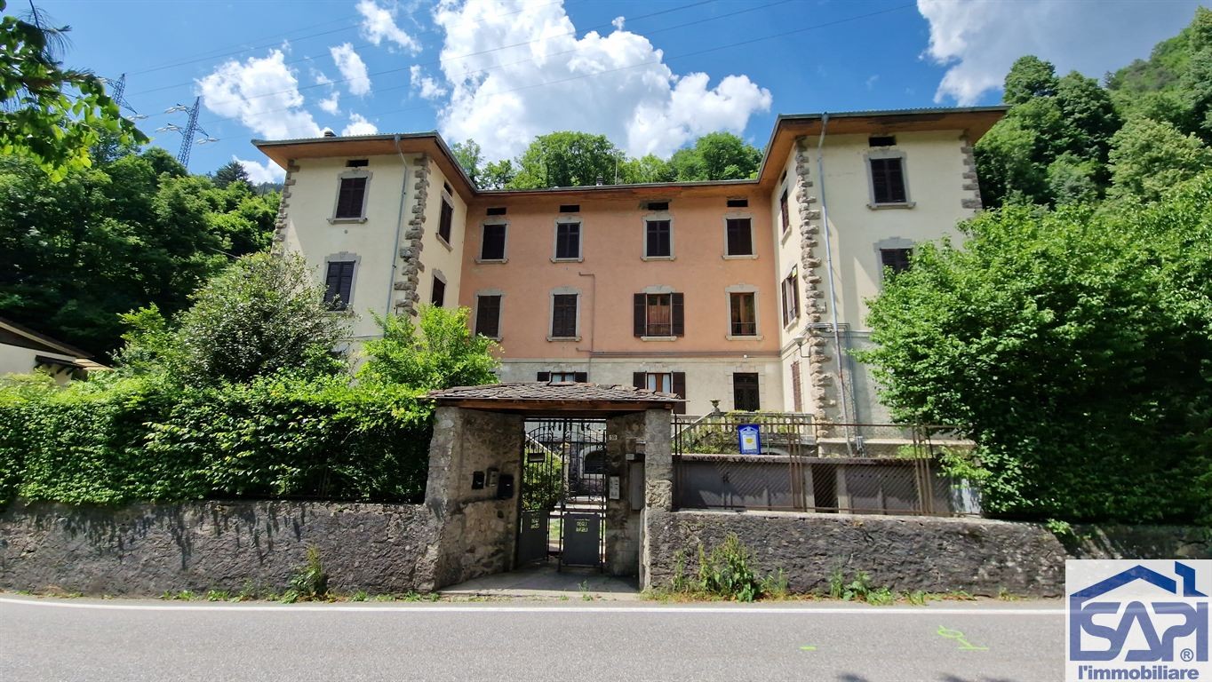 Immobile in ex Collegio con giardino privato e ampia cantina